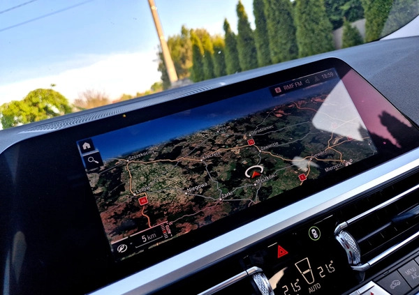 BMW Seria 3 cena 99900 przebieg: 171000, rok produkcji 2019 z Rumia małe 781